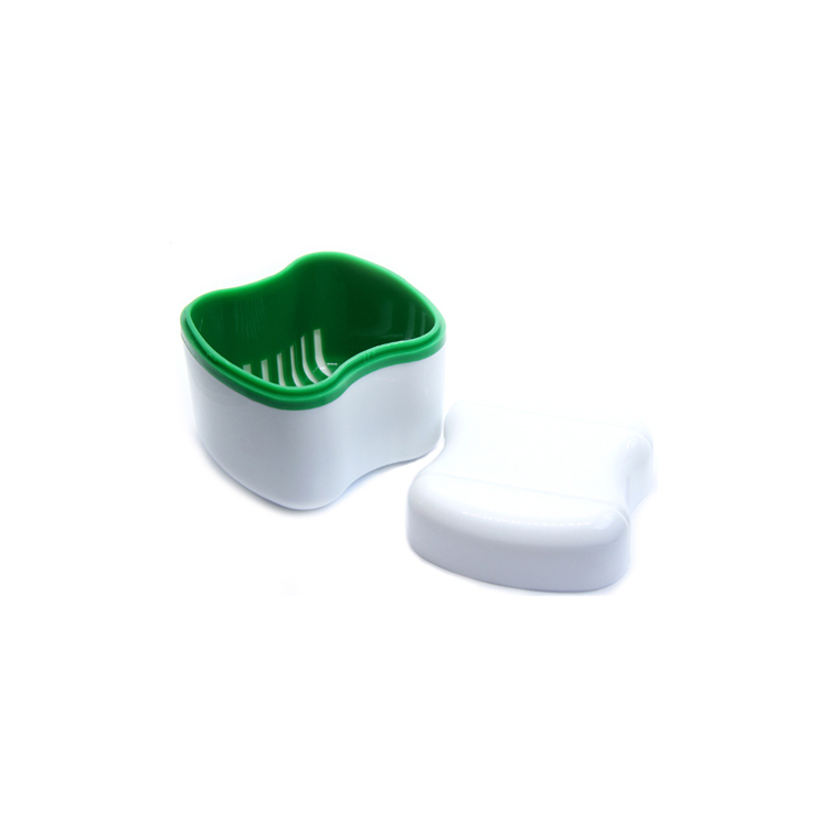 Boîte avec plateau en plastique